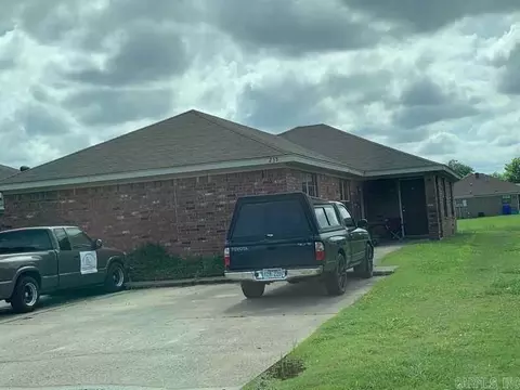 235 S Ash St, Conway, AR 72034 photo 1