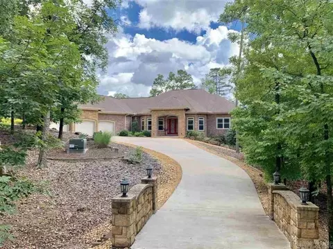 9 Granada Ln, Hot Springs Village, AR 71909