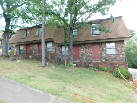 9 Meredith Ct, Little Rock, AR 72205