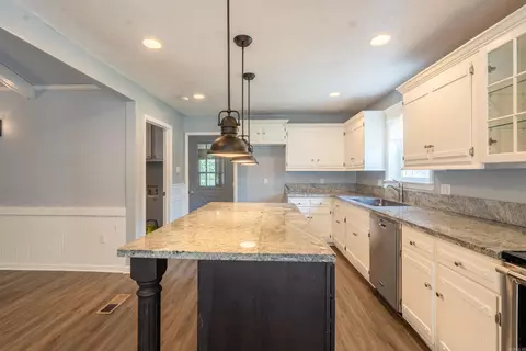 Kitchen - 103 Chippewa Dr, Searcy, AR 72143 photo 2 of 3