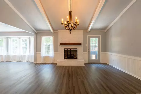 Living - 103 Chippewa Dr, Searcy, AR 72143 photo 6 of 9