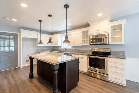 Kitchen - 103 Chippewa Dr, Searcy, AR 72143 photo 1 of 3