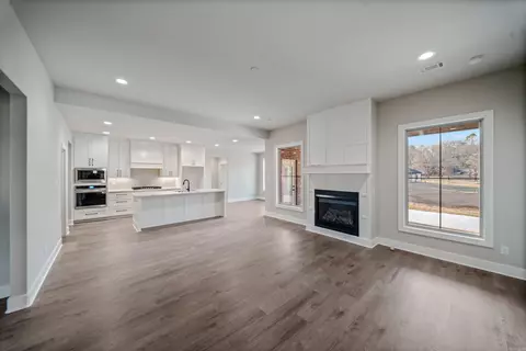 Living - 111 Harmony Vlg, Haskell, AR 72015 photo 2 of 4