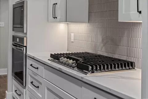 Kitchen - 111 Harmony Vlg, Haskell, AR 72015 photo 7 of 7