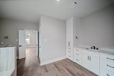Entry Way - 111 Harmony Vlg, Haskell, AR 72015 photo 4 of 8
