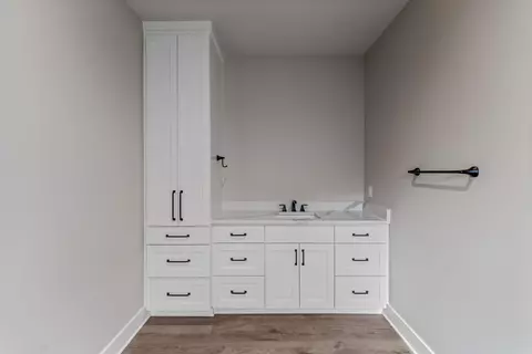 Bath - 111 Harmony Vlg, Haskell, AR 72015 photo 2 of 5