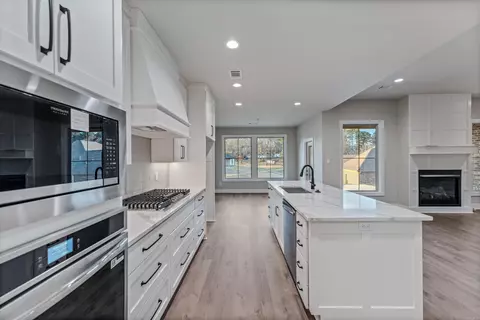 Kitchen - 111 Harmony Vlg, Haskell, AR 72015 photo 3 of 7
