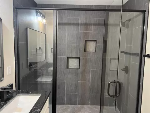 Bath - 2913 Edgewood Dr, Pine Bluff, AR 71603 photo 5 of 5