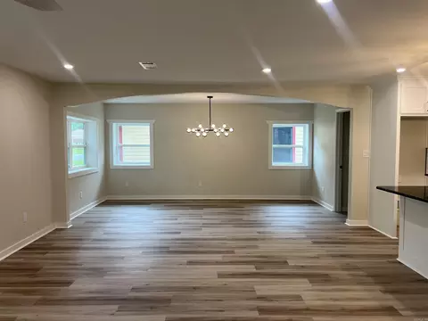 Living - 2913 Edgewood Dr, Pine Bluff, AR 71603 photo 1 of 4