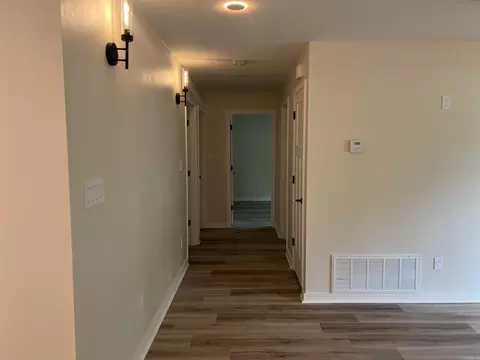 Entry Way - 2913 Edgewood Dr, Pine Bluff, AR 71603 photo 2 of 2