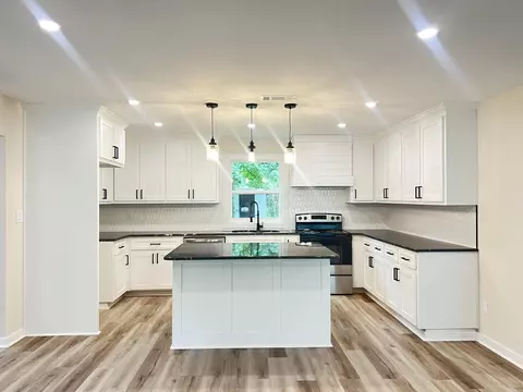 Kitchen - 2913 Edgewood Dr, Pine Bluff, AR 71603 photo 1 of 4