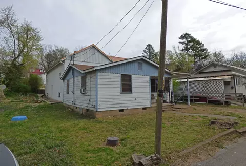106 E Second St, Hardy, AR 72542 photo 2