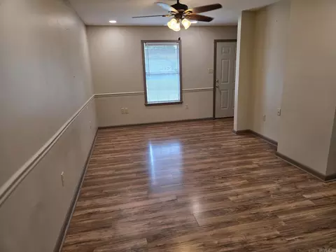Living - 10 Overlook Dr, Searcy, AR 72143 photo 1 of 2