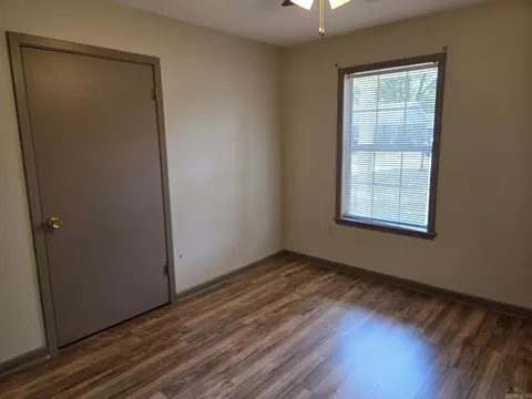 Bedroom - 10 Overlook Dr, Searcy, AR 72143 photo 4 of 8
