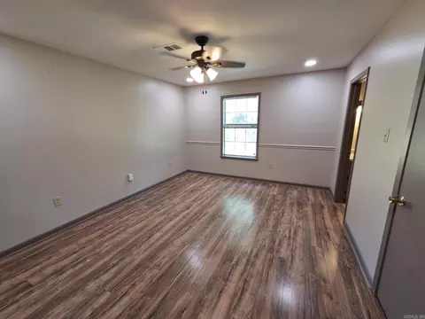 Bedroom - 10 Overlook Dr, Searcy, AR 72143 photo 3 of 8