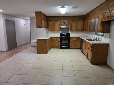 Kitchen - 10 Overlook Dr, Searcy, AR 72143 photo 1 of 6
