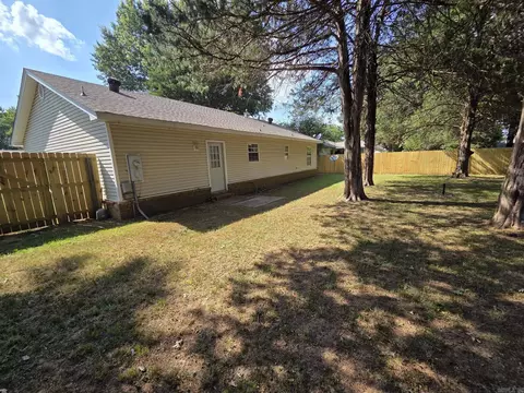 Exterior - 10 Overlook Dr, Searcy, AR 72143 photo 3 of 8