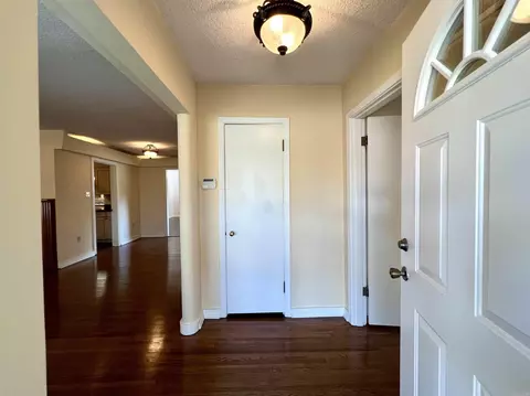 Entry Way - 115 N N Crst, Trumann, AR 72472 photo 1 of 2