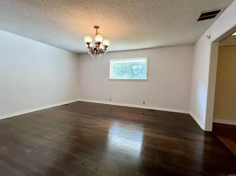 Living - 115 N N Crst, Trumann, AR 72472 photo 2 of 6