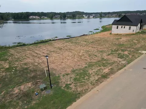 6107 Majestic Waters Dr, Benton, AR 72019