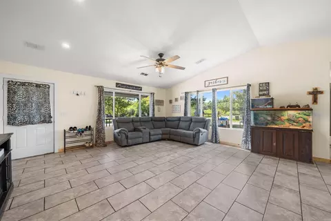 Living - 117 9th Ave, Mountain Pine, AR 71956 photo 1 of 1