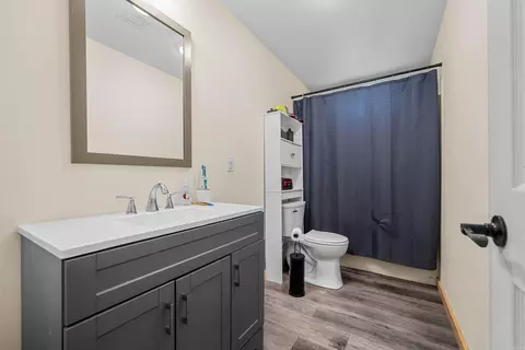 Bath - 117 9th Ave, Mountain Pine, AR 71956 photo 2 of 2