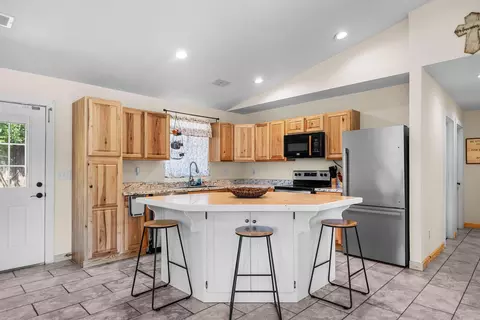 Kitchen - 117 9th Ave, Mountain Pine, AR 71956 photo 1 of 2