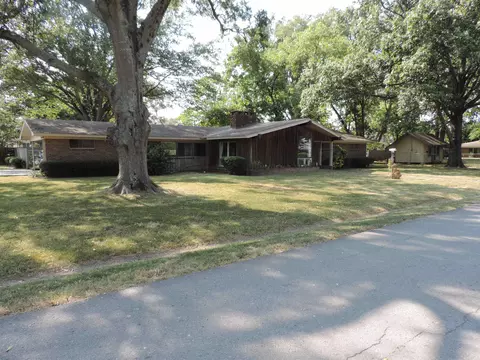 410 Adams St, Dumas, AR 71639