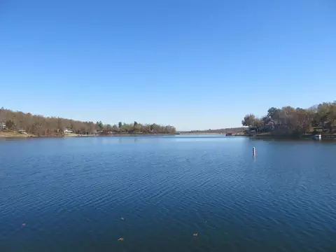 Okmulgee Drive, Cherokee Village, AR 72529