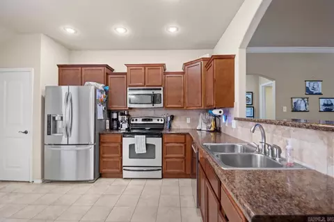 Kitchen - 119 Harmony Loop, Maumelle, AR 72113 photo 1 of 2