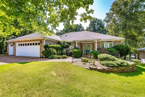 103 Crest Dr, Fairfield Bay, AR 72088