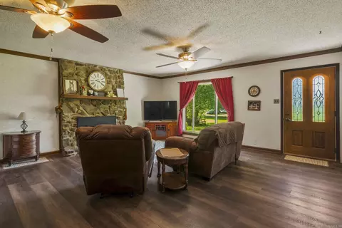 Living - 256 Vernon Harvey Rd, Beebe, AR 72012 photo 1 of 3