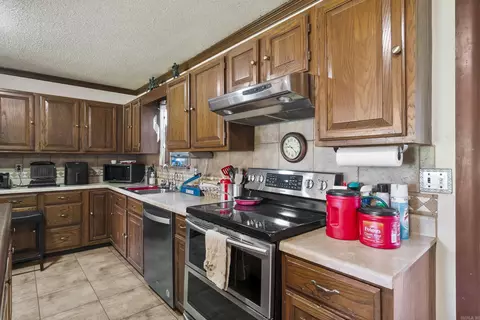 Kitchen - 256 Vernon Harvey Rd, Beebe, AR 72012 photo 4 of 5