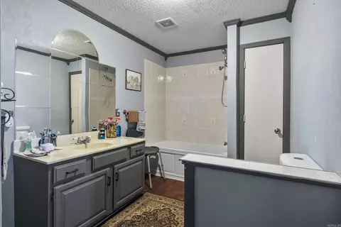 Bath - 256 Vernon Harvey Rd, Beebe, AR 72012 photo 1 of 3