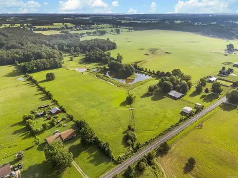 View/Area - 256 Vernon Harvey Rd, Beebe, AR 72012 photo 2 of 9
