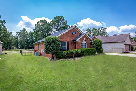 Exterior - 216 Chantilly Cir, Maumelle, AR 72113 photo 7 of 9