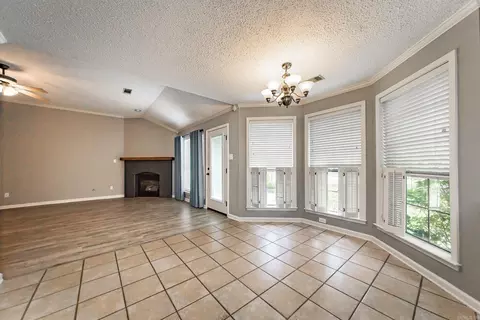 Living - 216 Chantilly Cir, Maumelle, AR 72113 photo 5 of 7