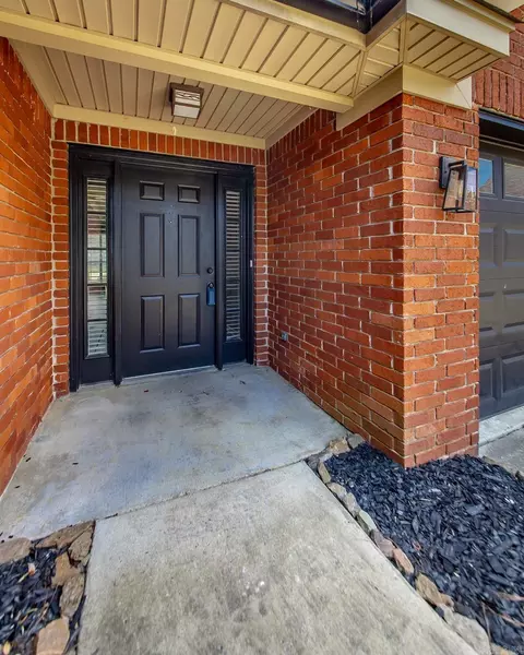 Entry Way - 216 Chantilly Cir, Maumelle, AR 72113 photo 2 of 2
