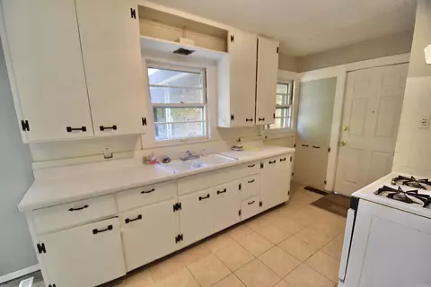 719 E Mill St, Malvern, AR 72104 photo 3