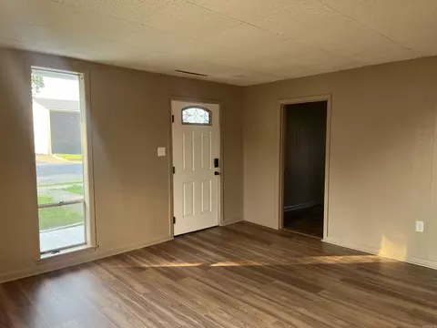 315 W Third, Malvern, AR 72104 photo 8