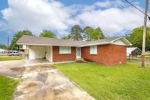 1001 E Homan, England, AR 72046
