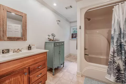 Bath - 111 N Riverfront Trl, Judsonia, AR 72081 photo 2 of 4
