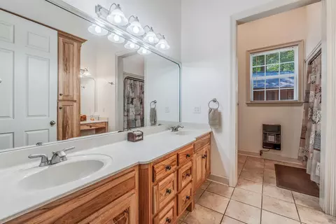 Bath - 111 N Riverfront Trl, Judsonia, AR 72081 photo 1 of 4