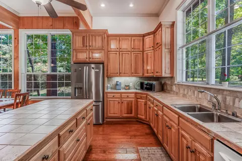 Kitchen - 111 N Riverfront Trl, Judsonia, AR 72081 photo 5 of 5