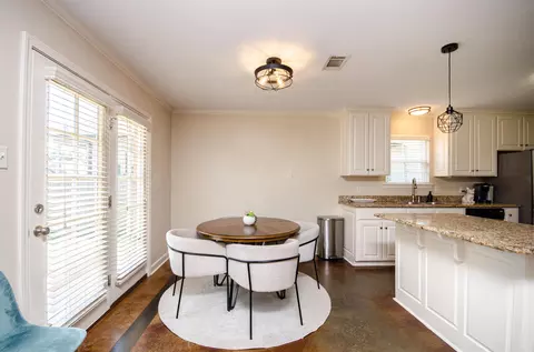 Dining - 1040 Calloway Dr, Conway, AR 72034 photo 2 of 2