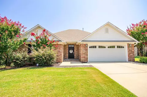 Exterior - 1040 Calloway Dr, Conway, AR 72034 photo 1 of 2