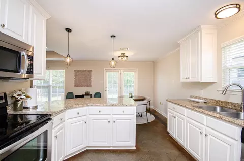 Kitchen - 1040 Calloway Dr, Conway, AR 72034 photo 2 of 5