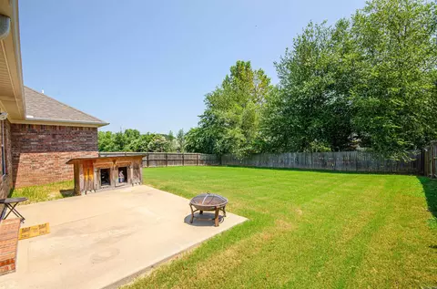 Exterior - 1040 Calloway Dr, Conway, AR 72034 photo 2 of 2