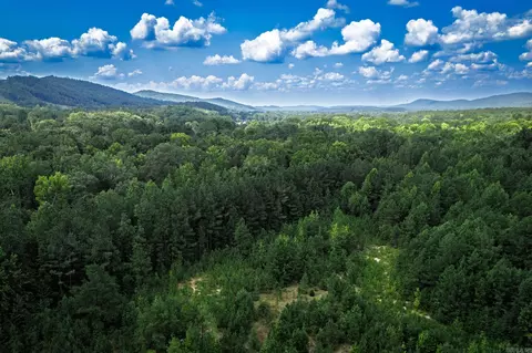 00 W Glazypeau Rd # B, Mountain Pine, AR 71956
