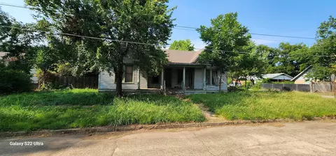 Exterior - 311 E Church St, Paris, AR 72855 photo 2 of 10